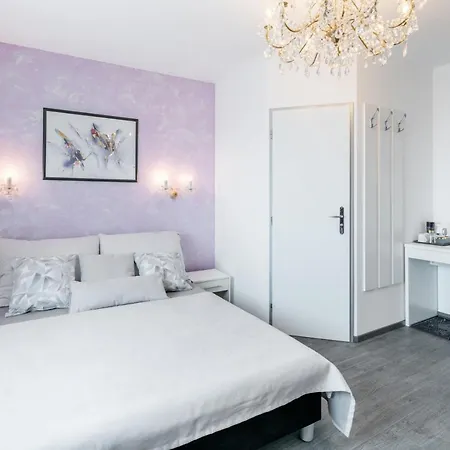 Guest house A.v.e. Kliska 3*