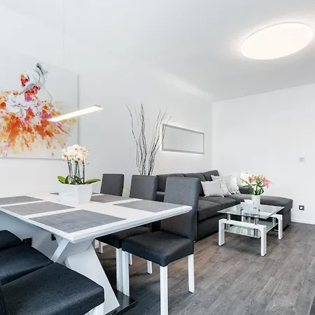 Guest house A.v.e. Kliska 3*